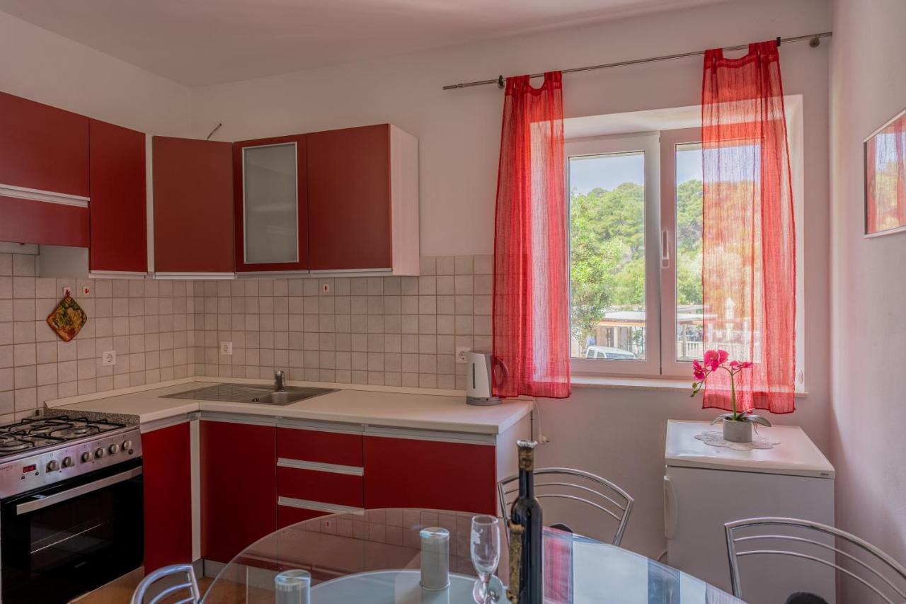 Guesthouse Kamarin Помена Экстерьер фото