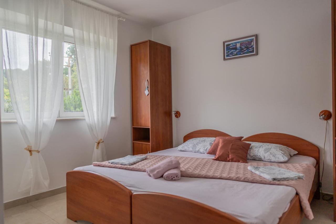 Guesthouse Kamarin Помена Экстерьер фото