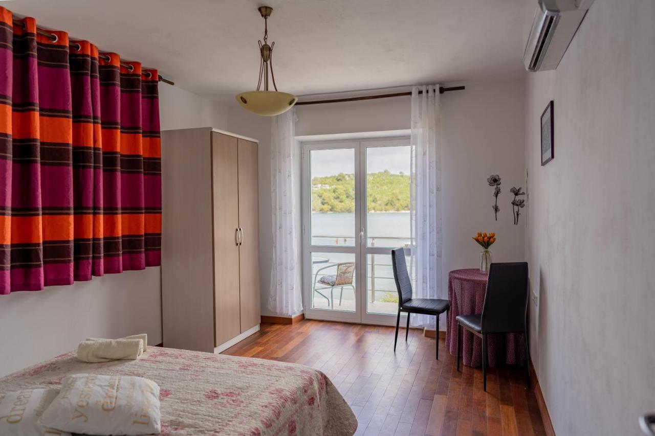 Guesthouse Kamarin Помена Экстерьер фото