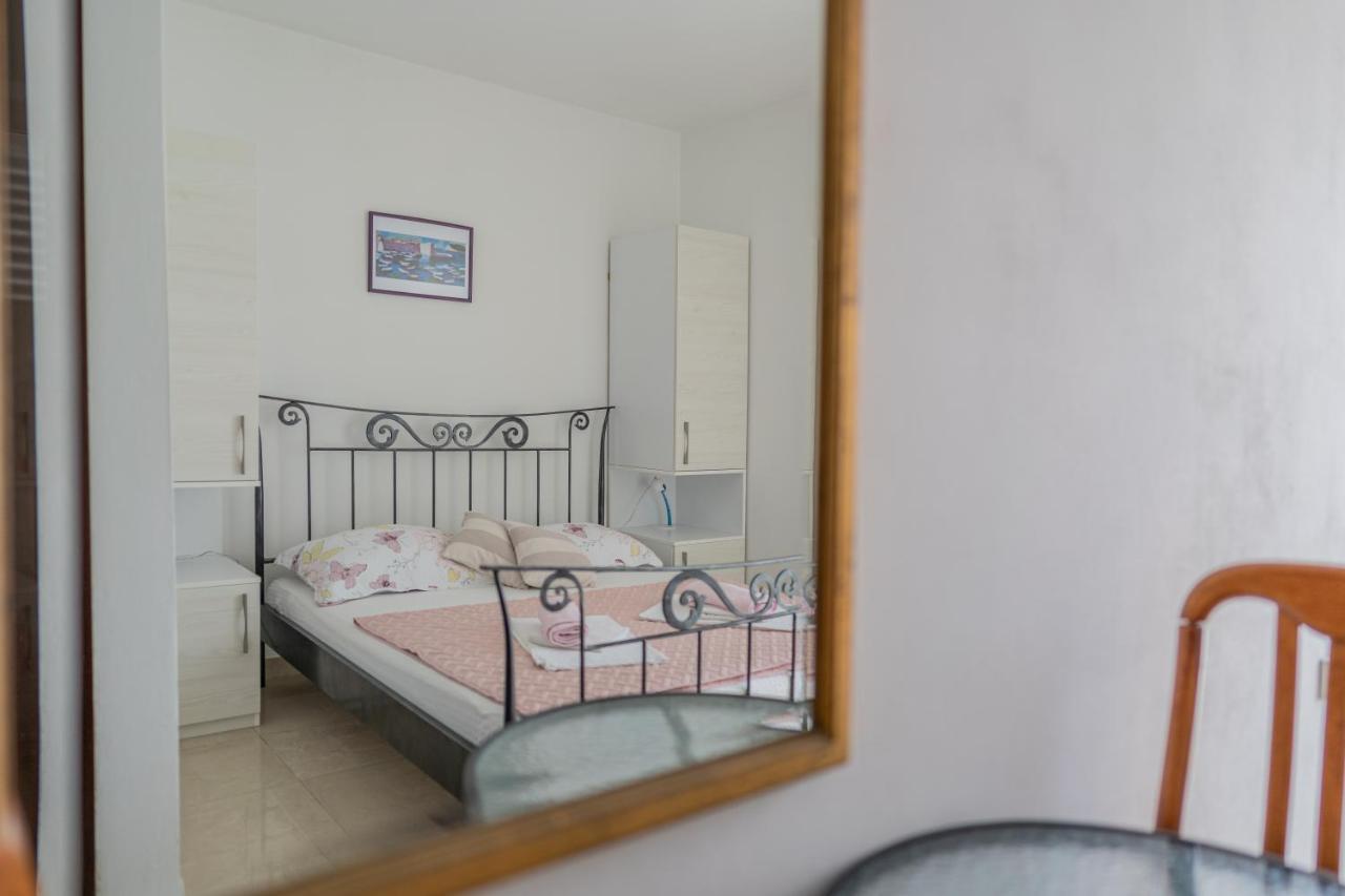 Guesthouse Kamarin Помена Экстерьер фото